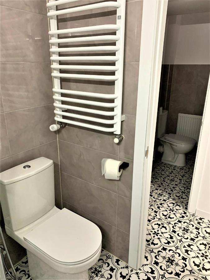 Glorious Apartment Near The Old City Lviv Exterior foto