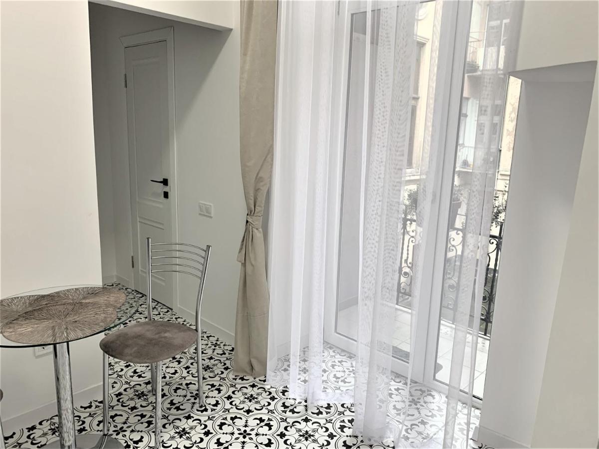 Glorious Apartment Near The Old City Lviv Exterior foto