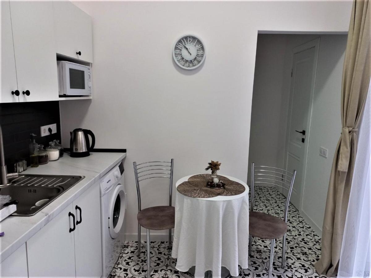 Glorious Apartment Near The Old City Lviv Exterior foto