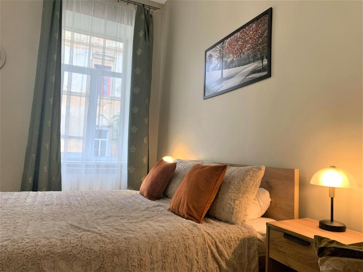 Glorious Apartment Near The Old City Lviv Exterior foto