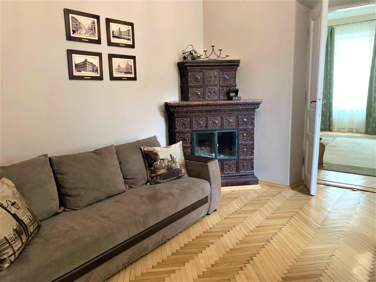 Glorious Apartment Near The Old City Lviv Exterior foto