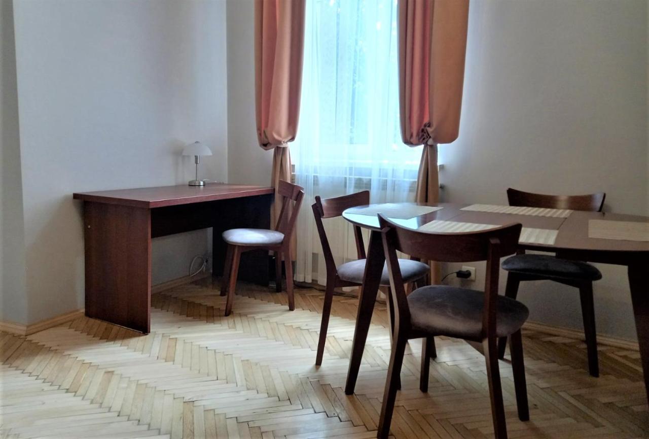 Glorious Apartment Near The Old City Lviv Exterior foto